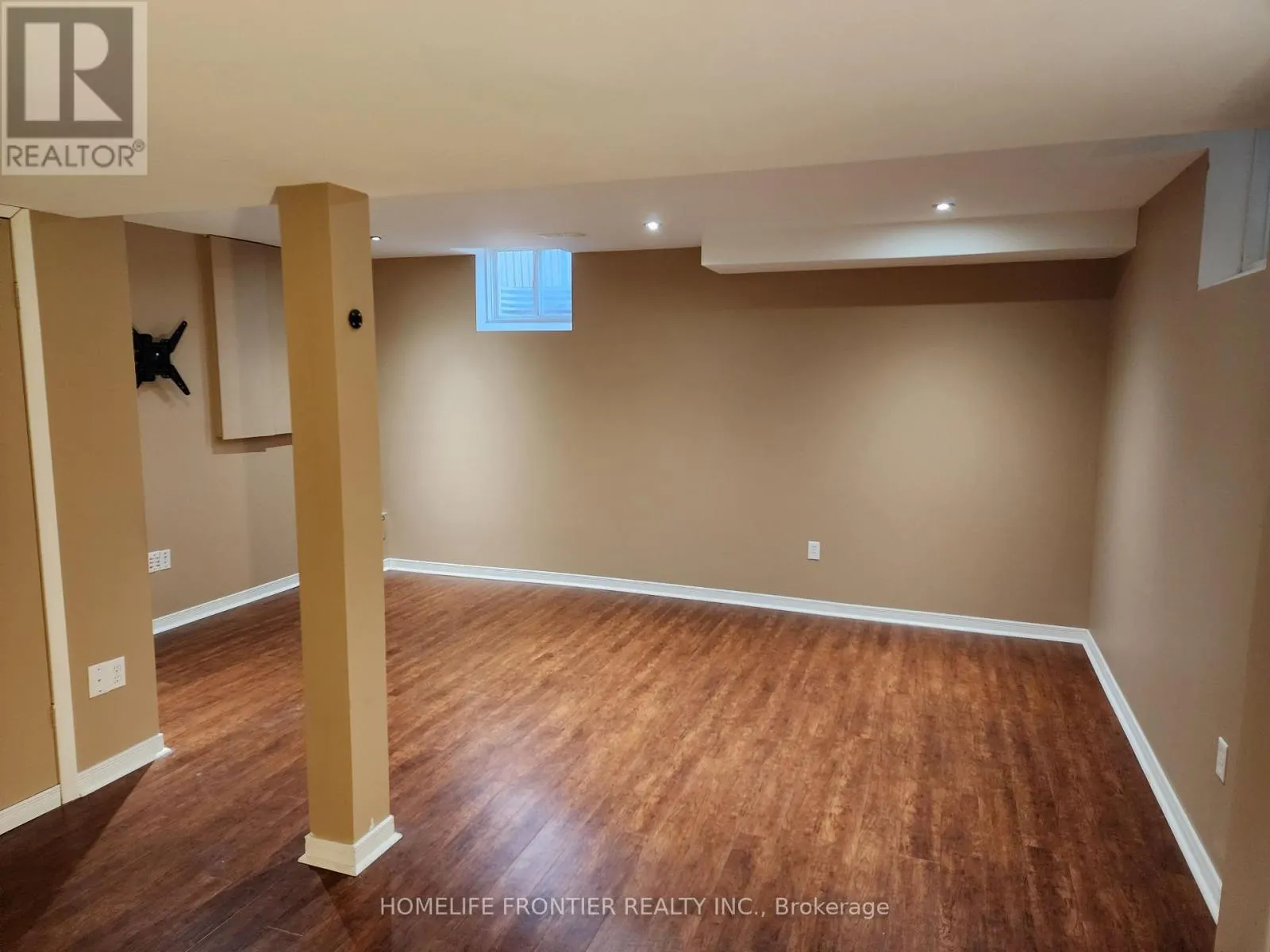 86 VENICE GATE DRIVE