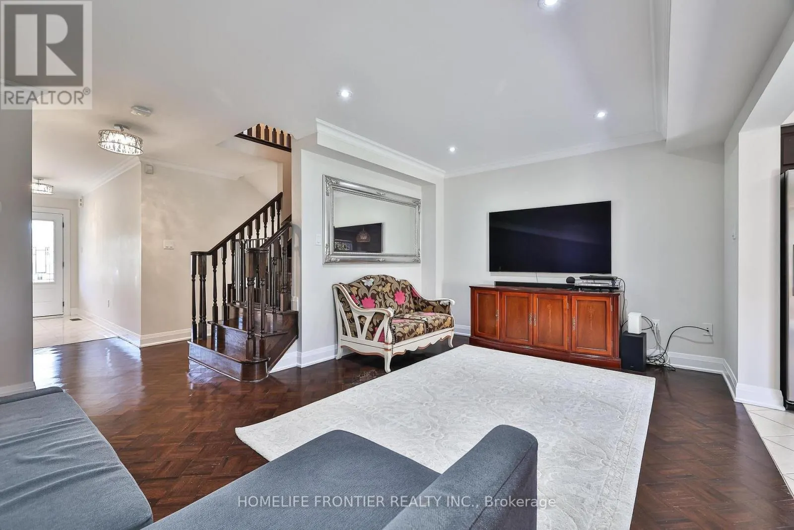 86 VENICE GATE DRIVE