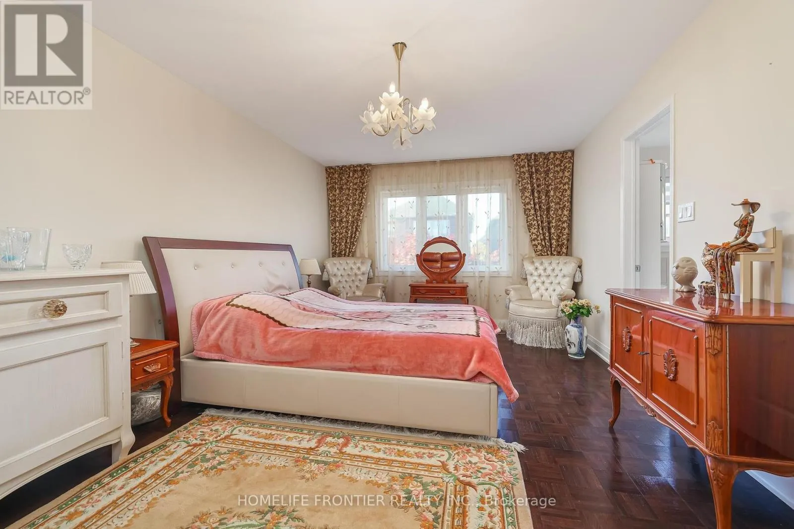 86 VENICE GATE DRIVE