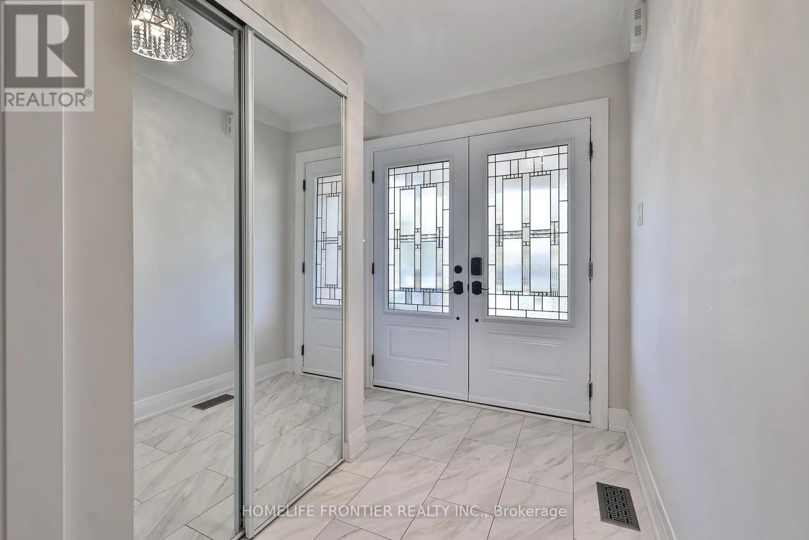86 VENICE GATE DRIVE