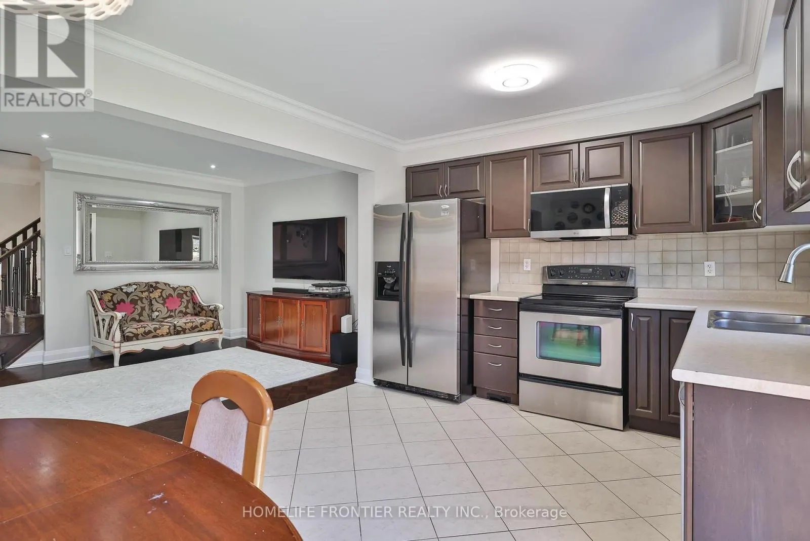 86 VENICE GATE DRIVE