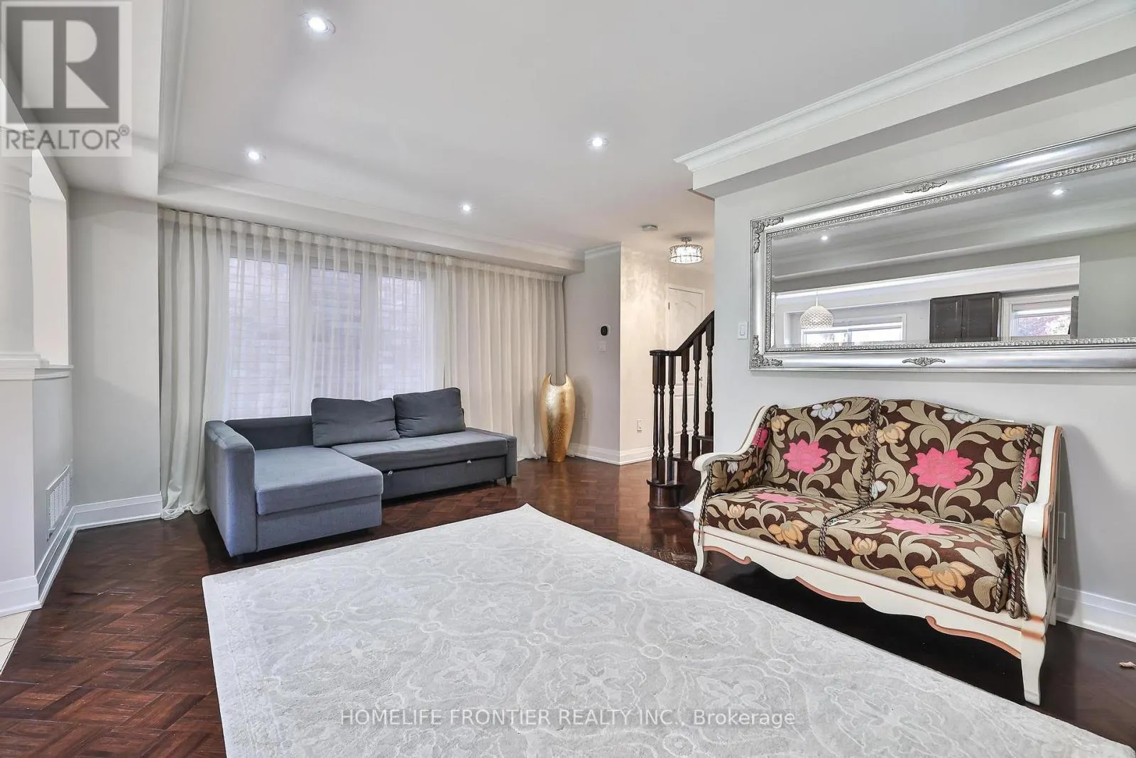 86 VENICE GATE DRIVE