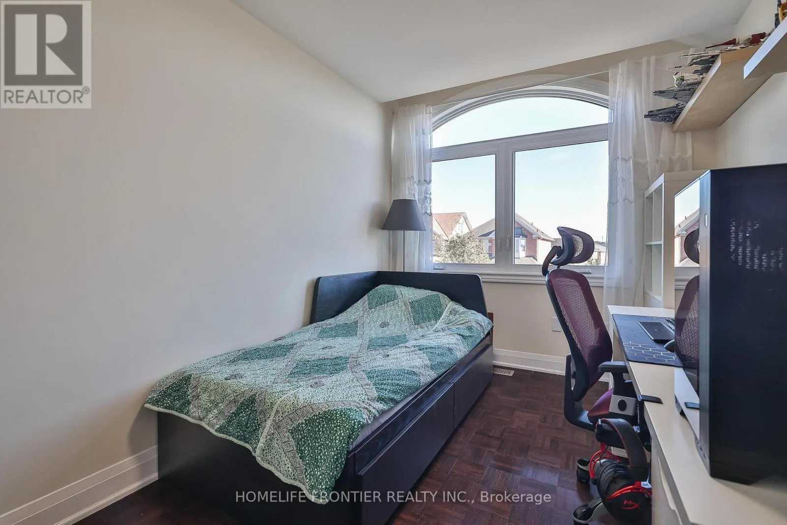86 VENICE GATE DRIVE