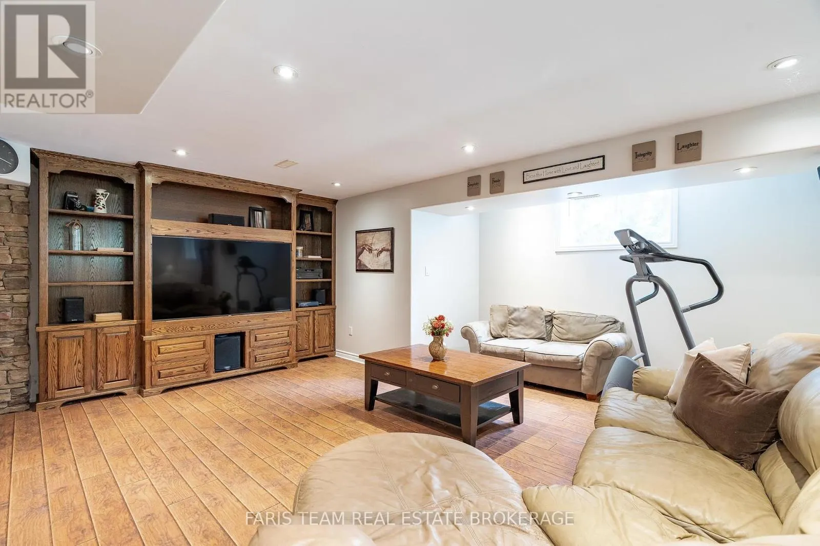 2 EVERGREEN LANE