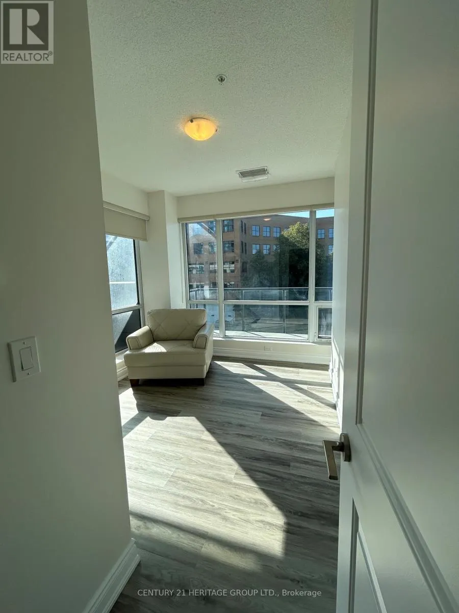 203 - 9088 YONGE STREET