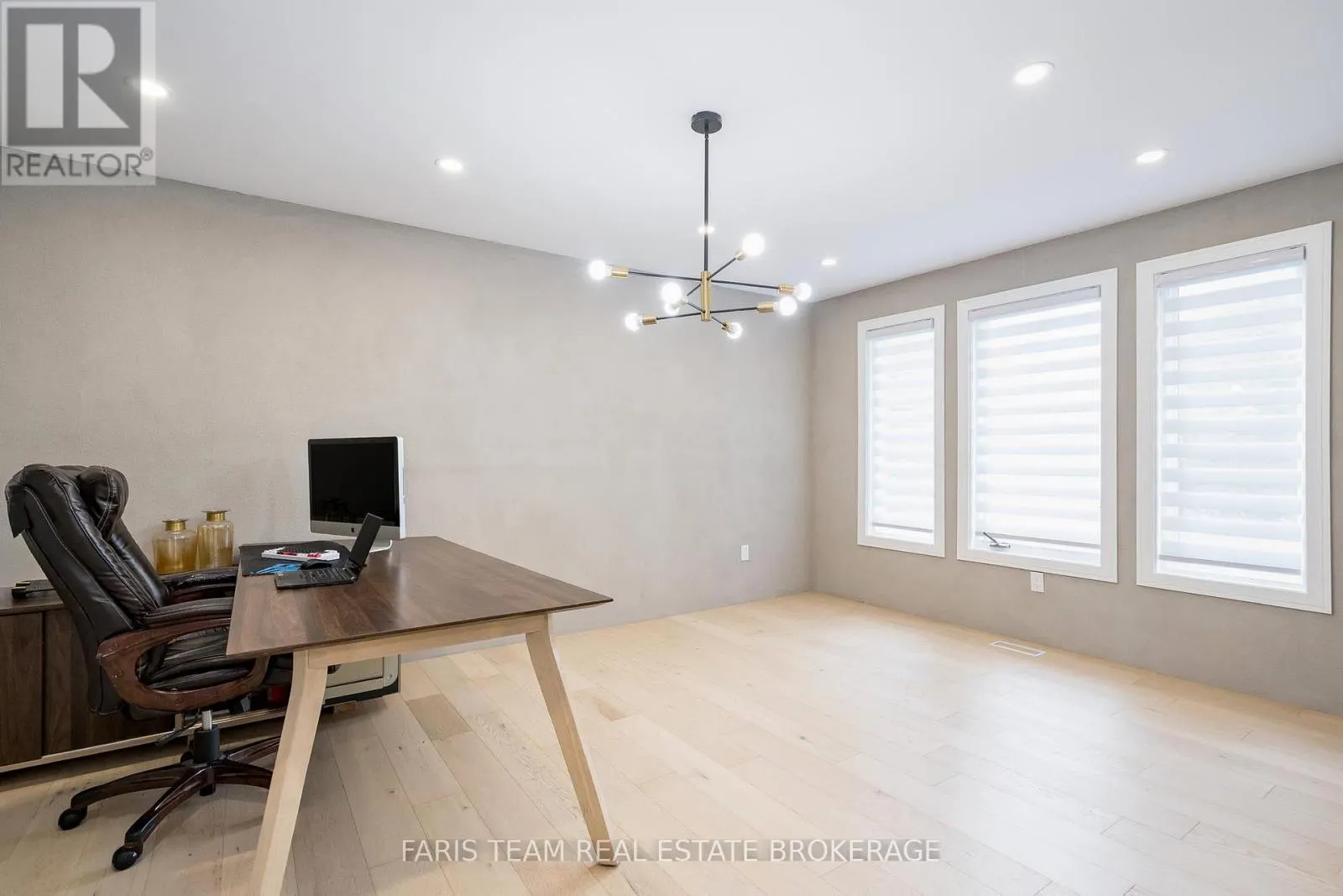 7 GOLFVIEW BOULEVARD