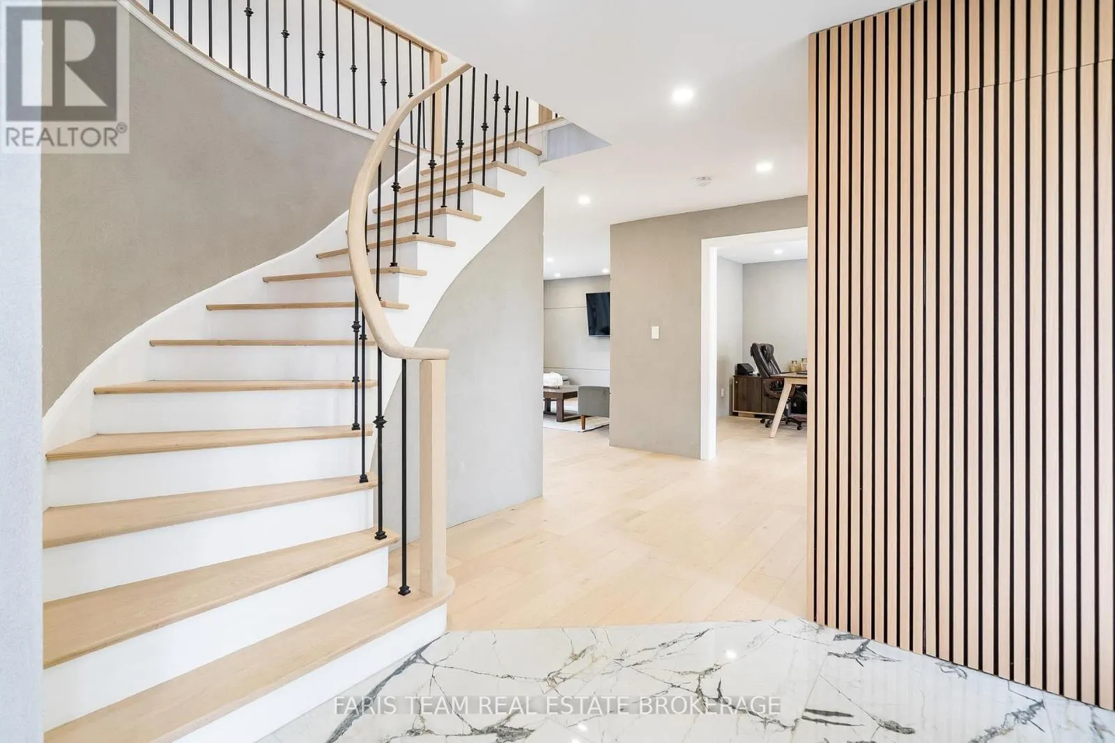 7 GOLFVIEW BOULEVARD
