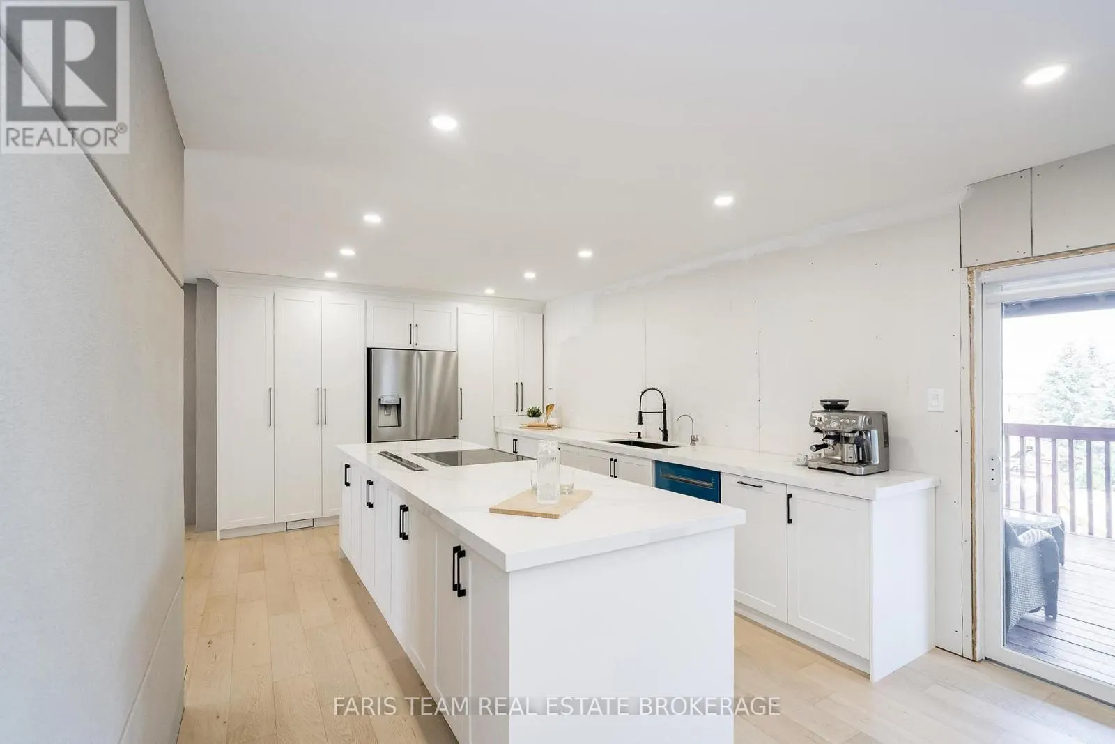 7 GOLFVIEW BOULEVARD