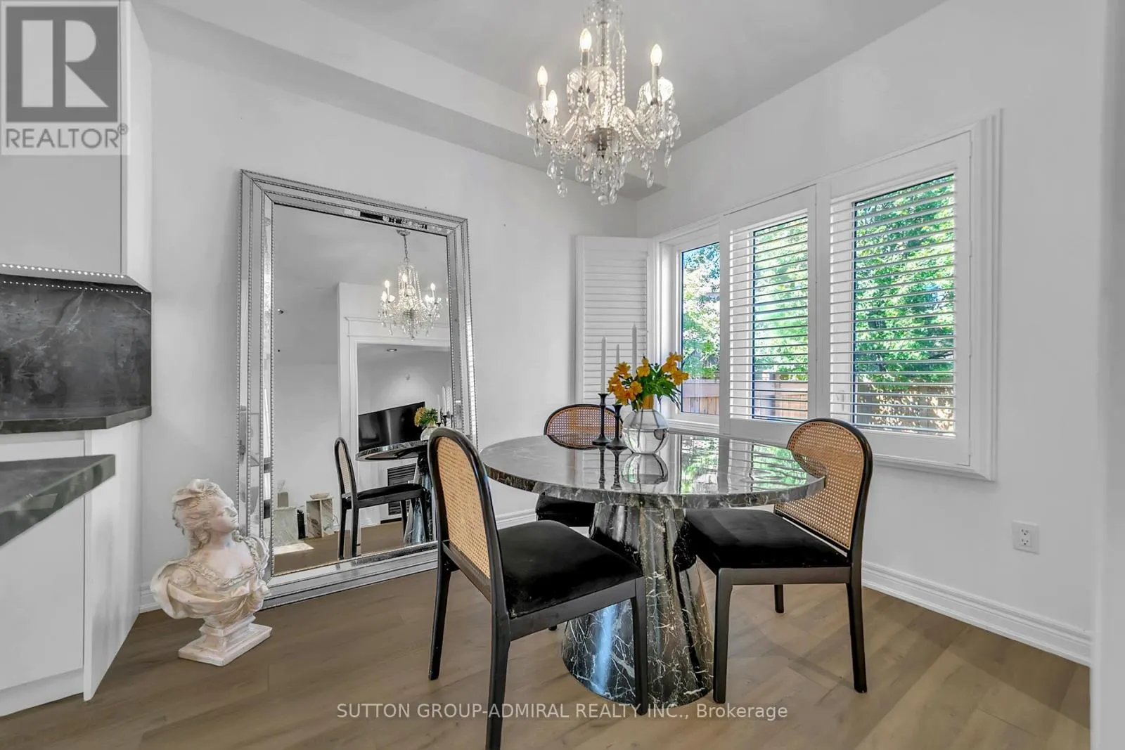 64 - 255 SHAFTSBURY AVENUE