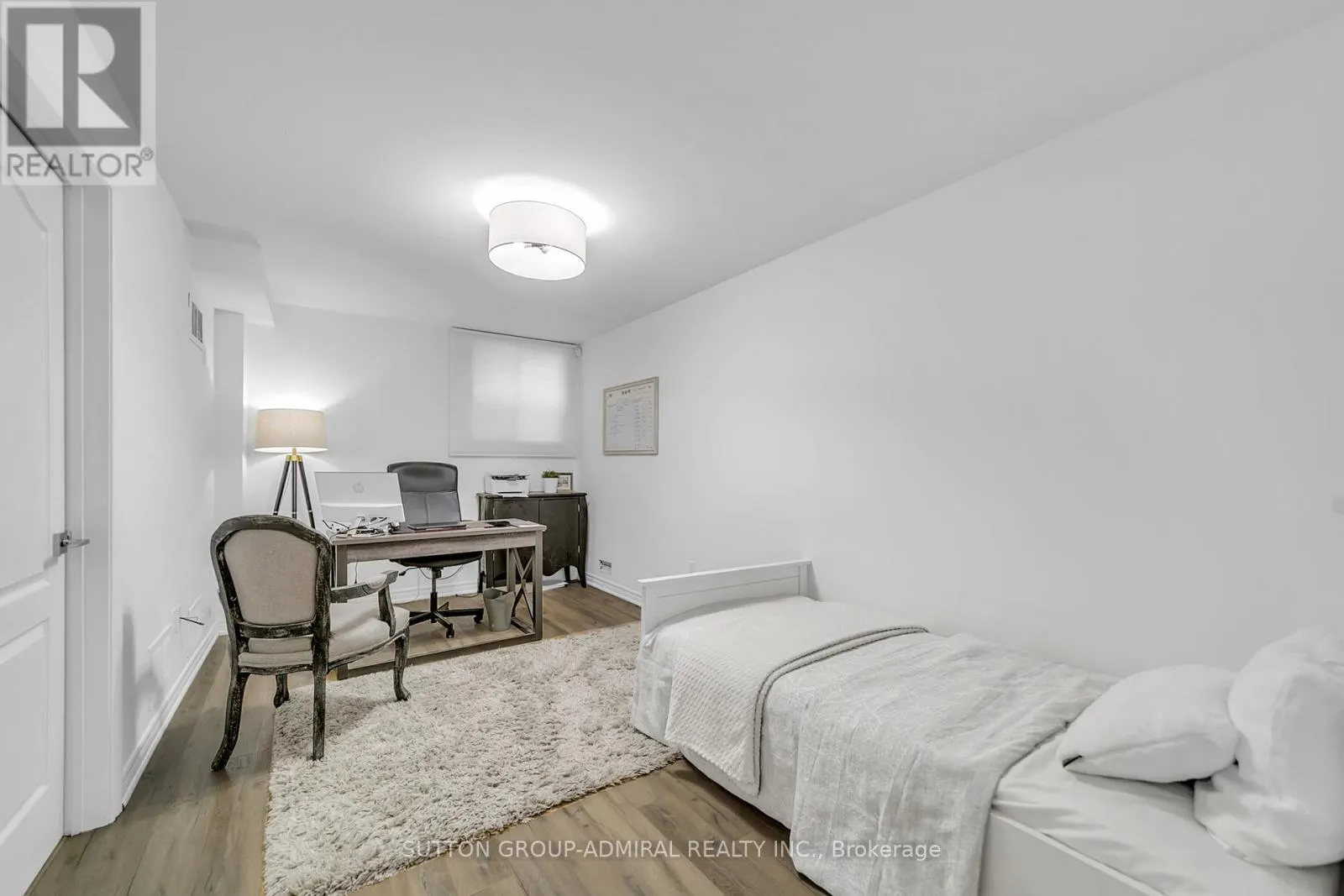 64 - 255 SHAFTSBURY AVENUE
