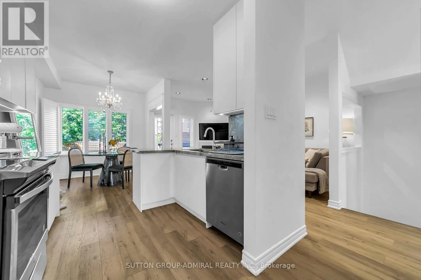 64 - 255 SHAFTSBURY AVENUE