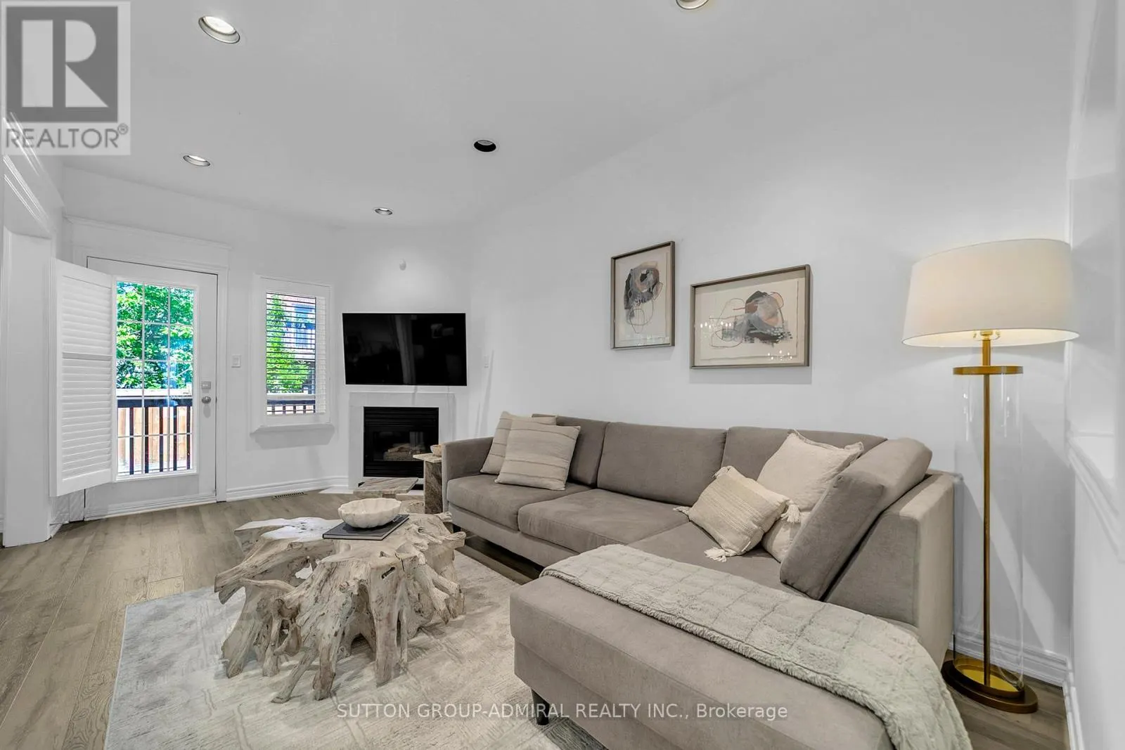 64 - 255 SHAFTSBURY AVENUE