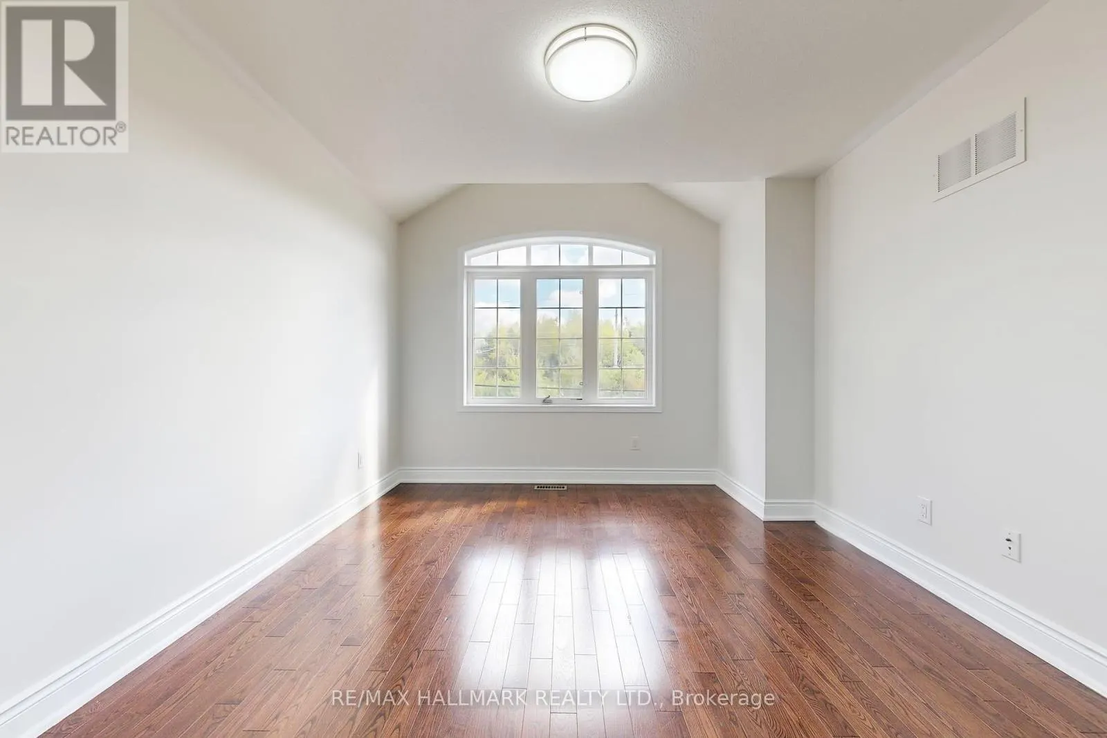 138 OLDE BAYVIEW AVENUE