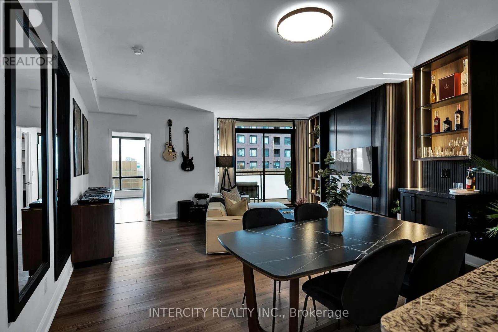412 - 2910 HIGHWAY 7 W