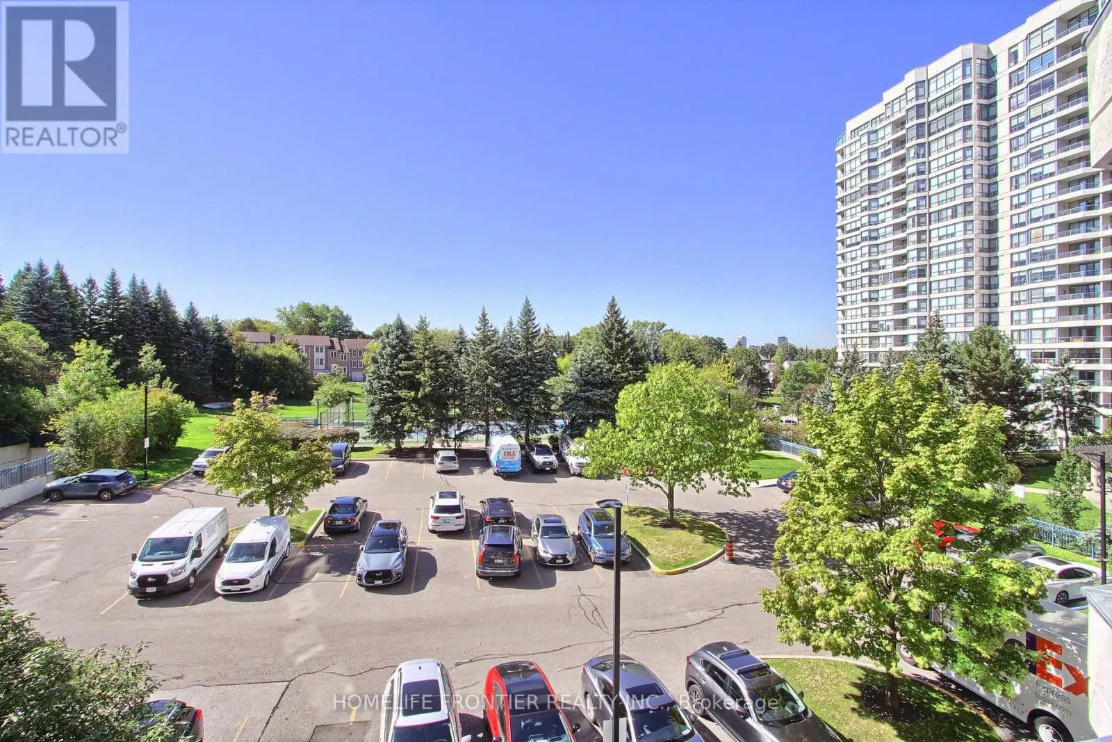 411 - 7300 YONGE STREET