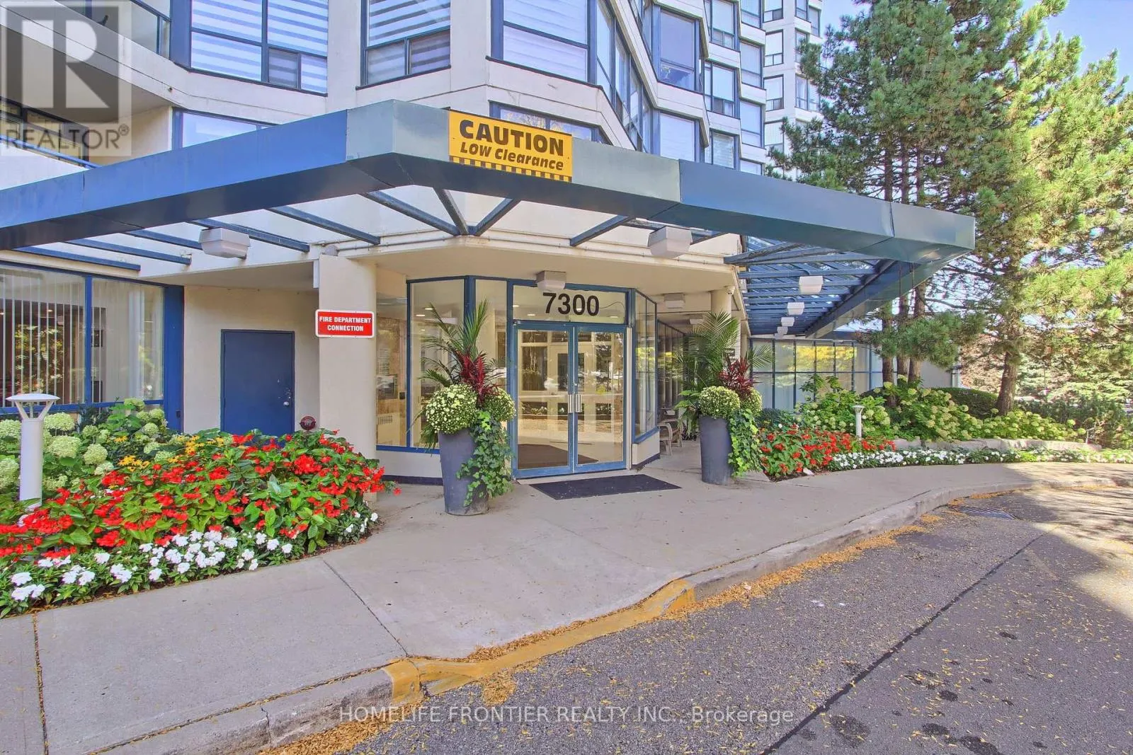 411 - 7300 YONGE STREET