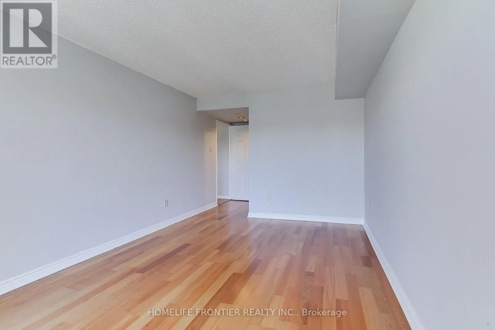 411 - 7300 YONGE STREET