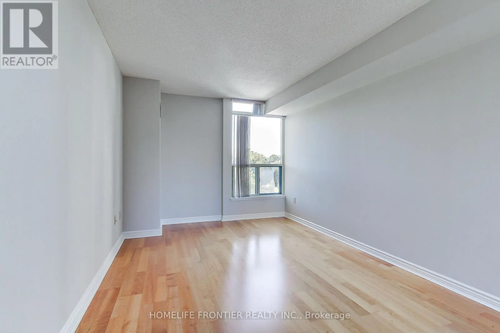 411 - 7300 YONGE STREET