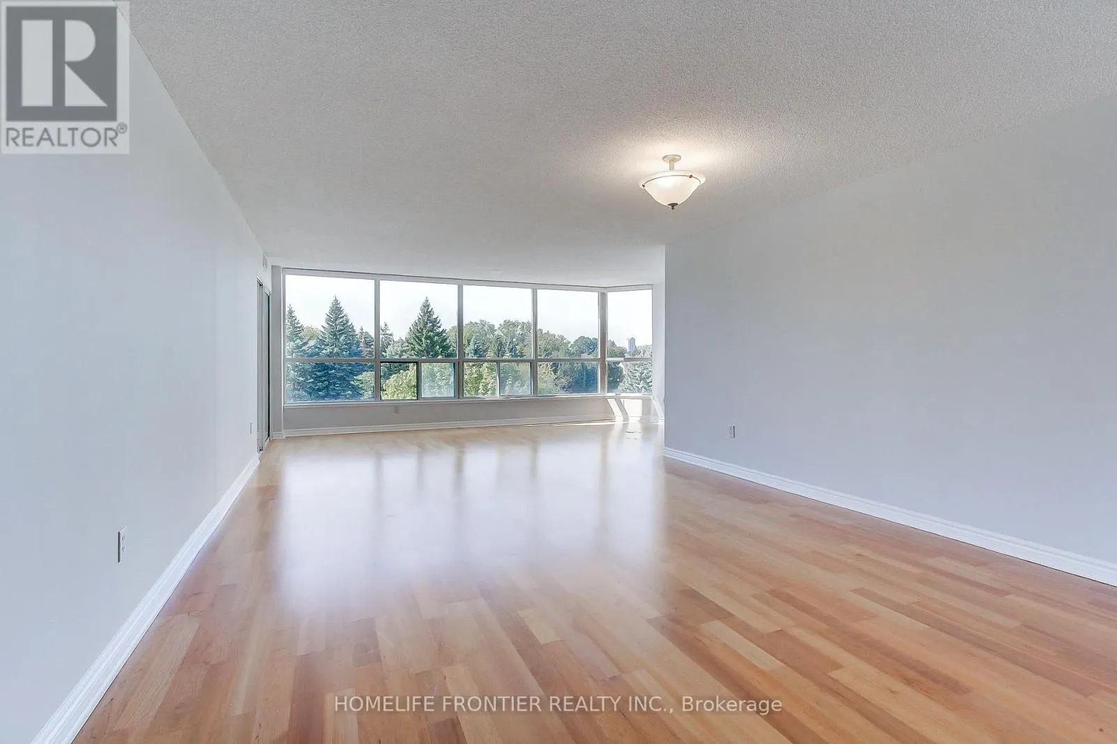411 - 7300 YONGE STREET