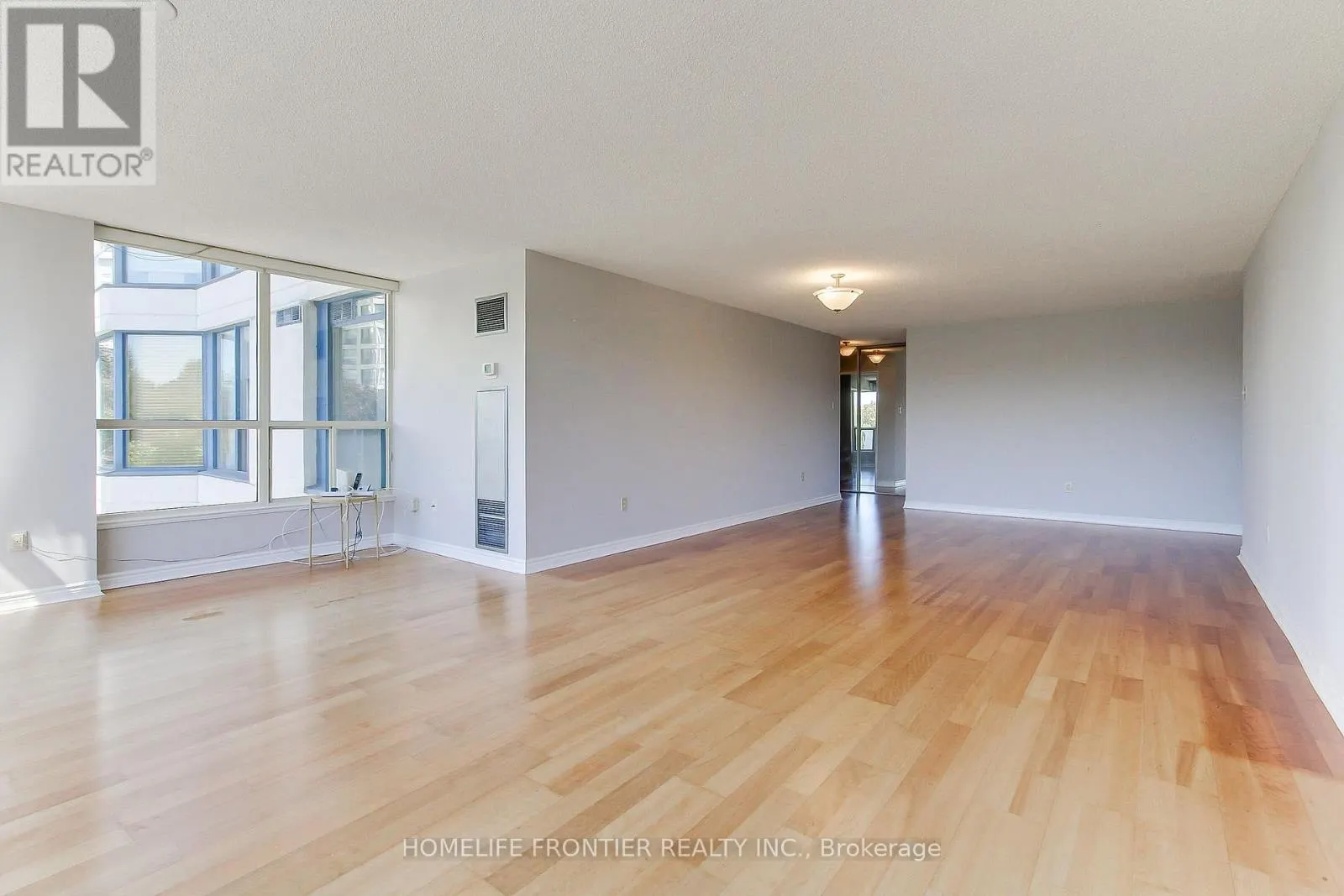 411 - 7300 YONGE STREET