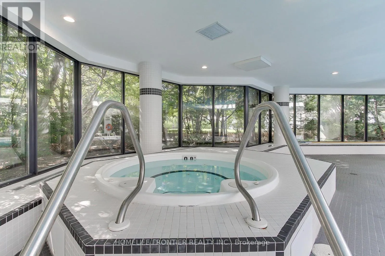 411 - 7300 YONGE STREET