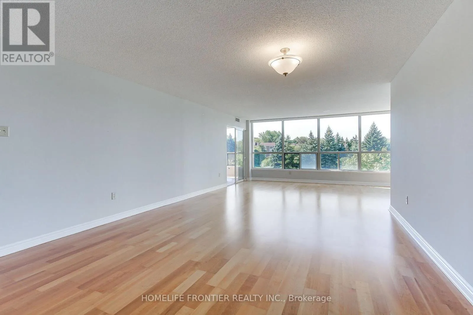 411 - 7300 YONGE STREET