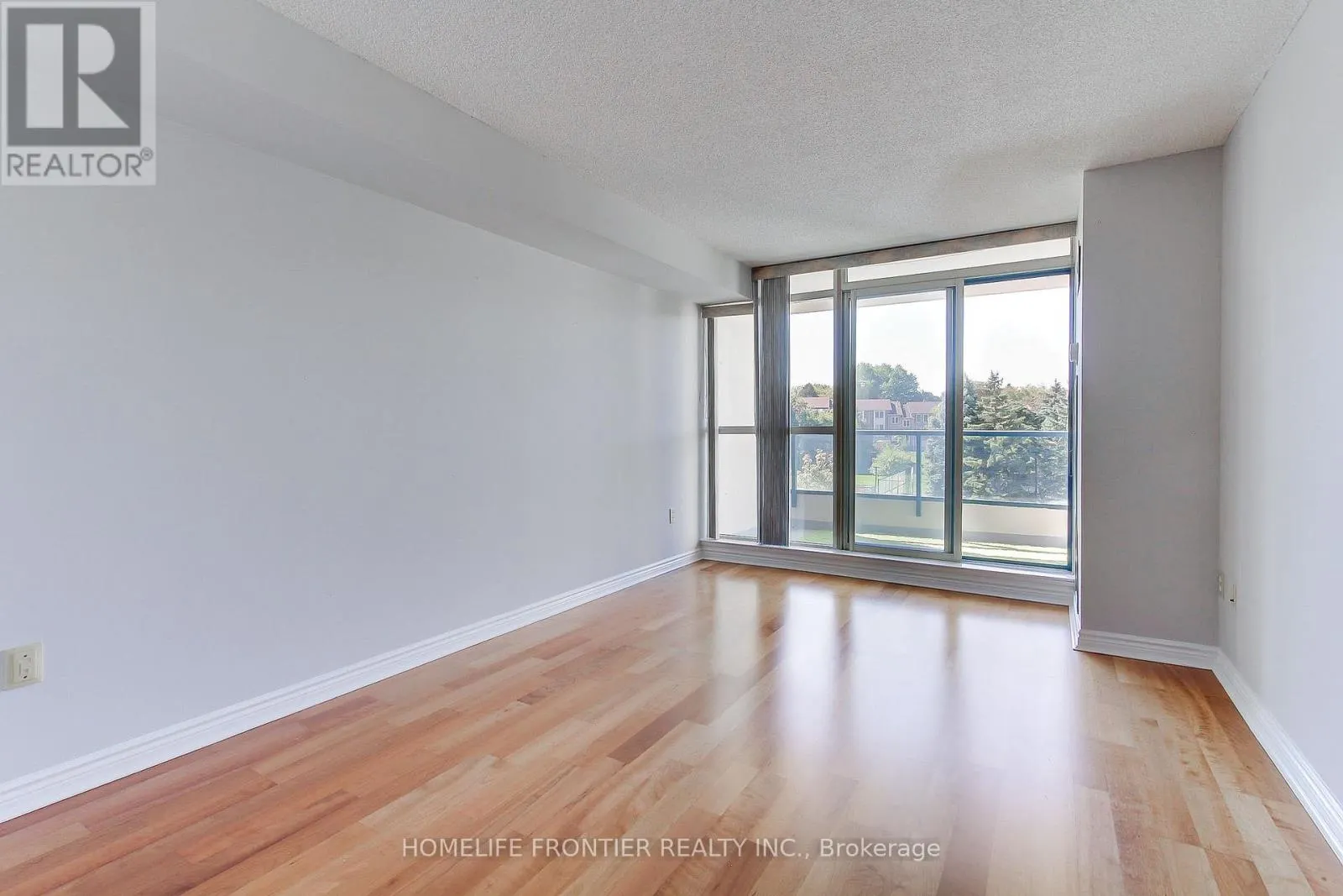 411 - 7300 YONGE STREET