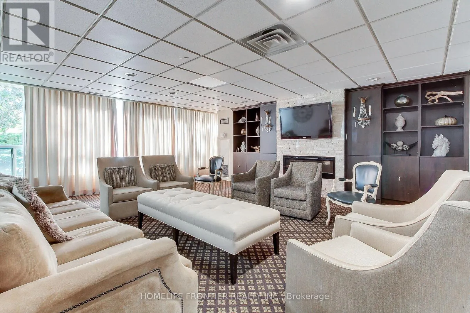 411 - 7300 YONGE STREET