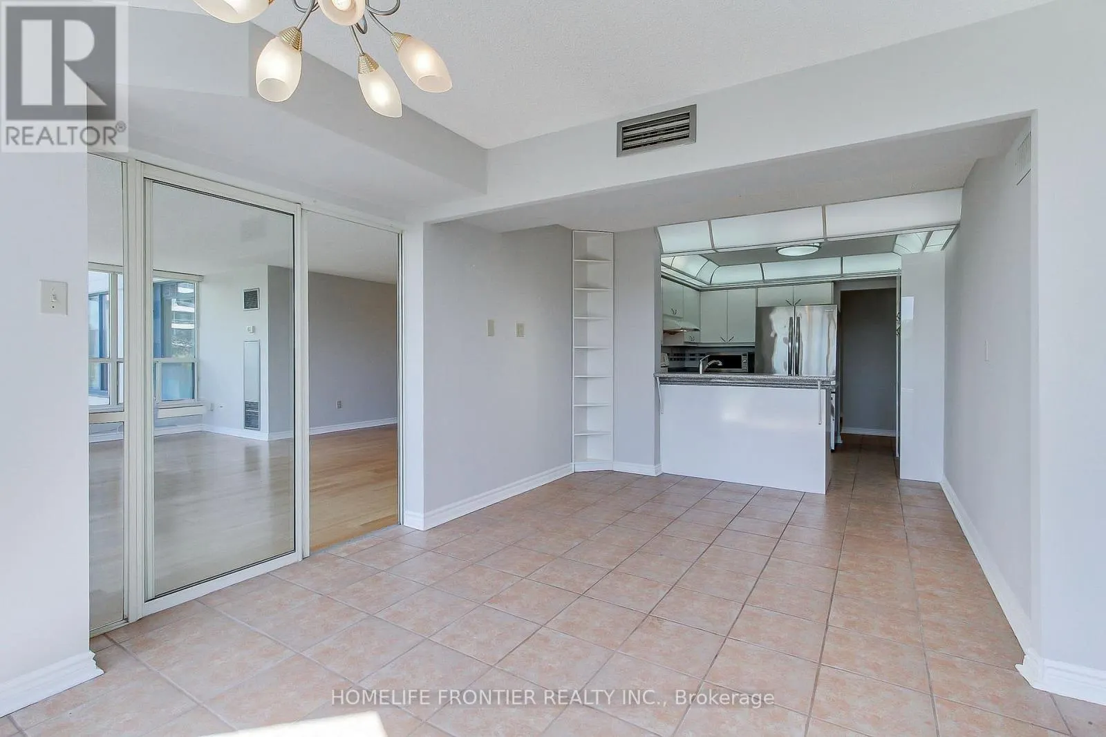 411 - 7300 YONGE STREET