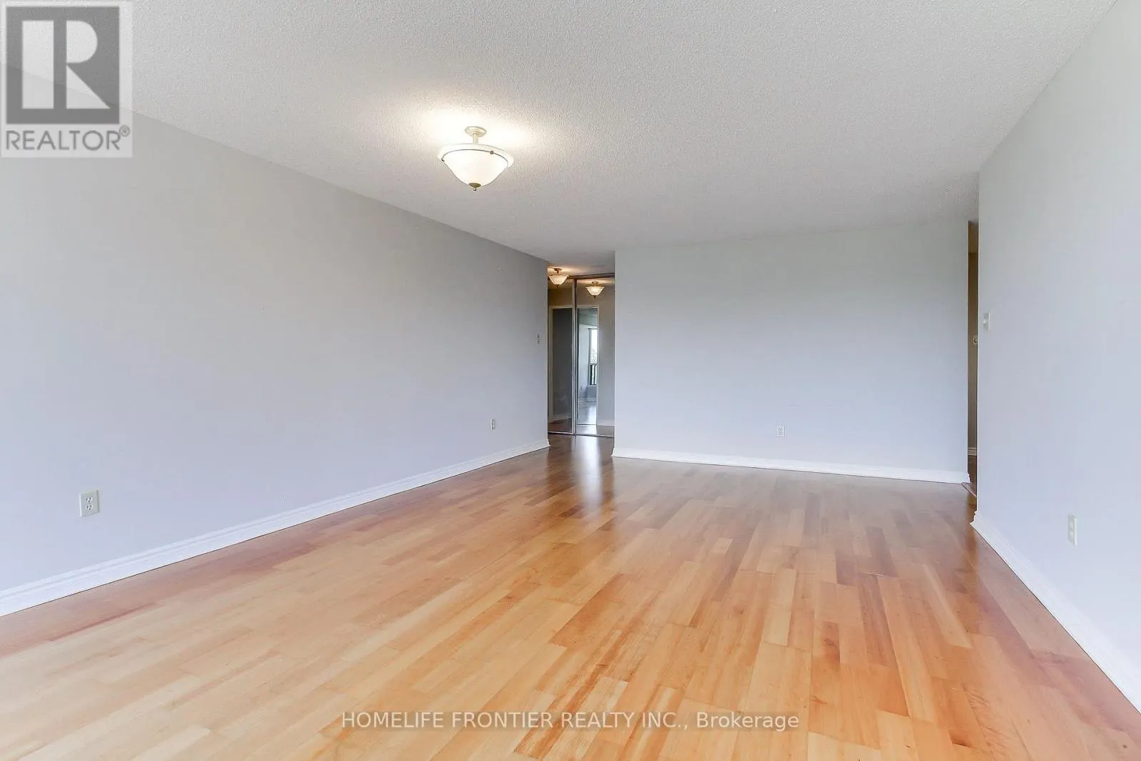 411 - 7300 YONGE STREET