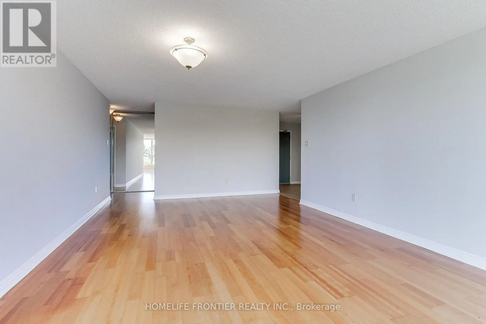 411 - 7300 YONGE STREET