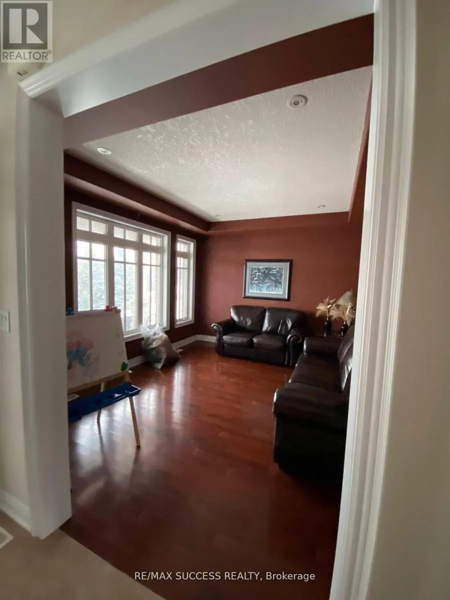 112 - 30 WYNDANCE WAY