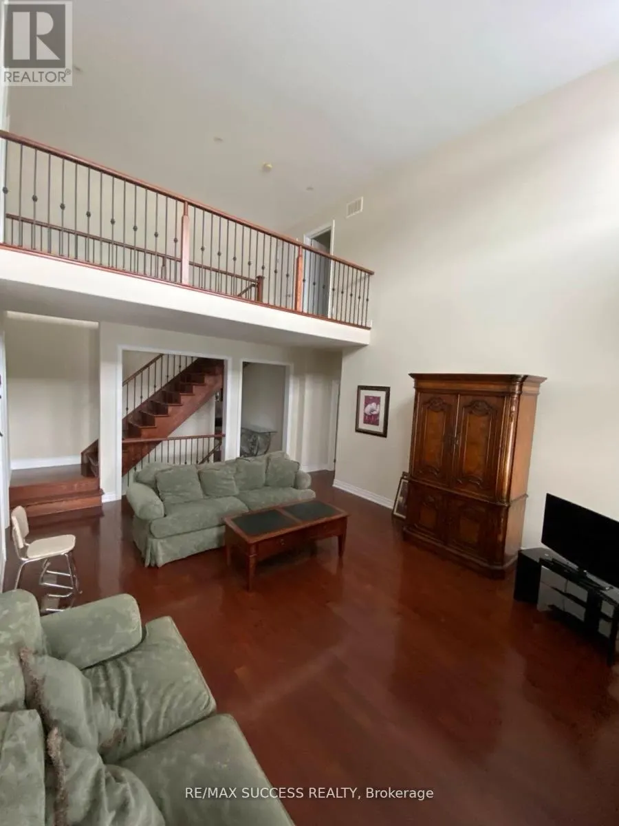 112 - 30 WYNDANCE WAY