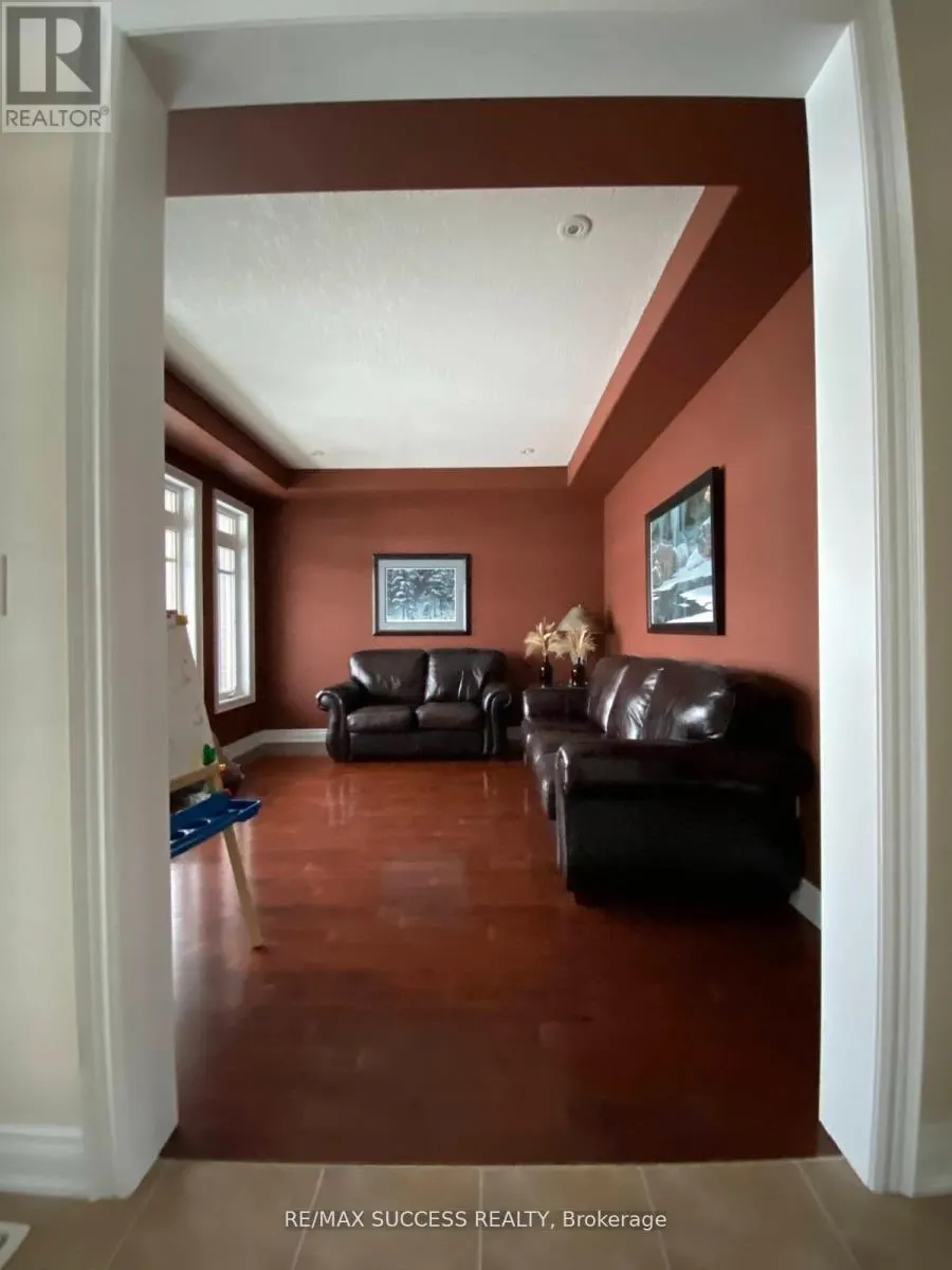 112 - 30 WYNDANCE WAY