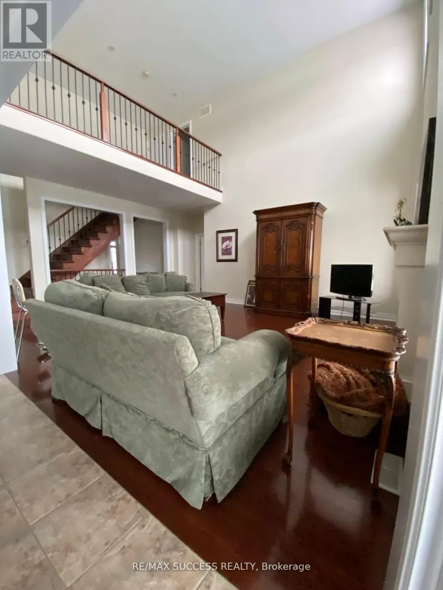 112 - 30 WYNDANCE WAY
