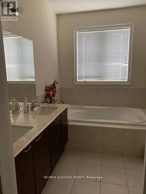 112 - 30 WYNDANCE WAY