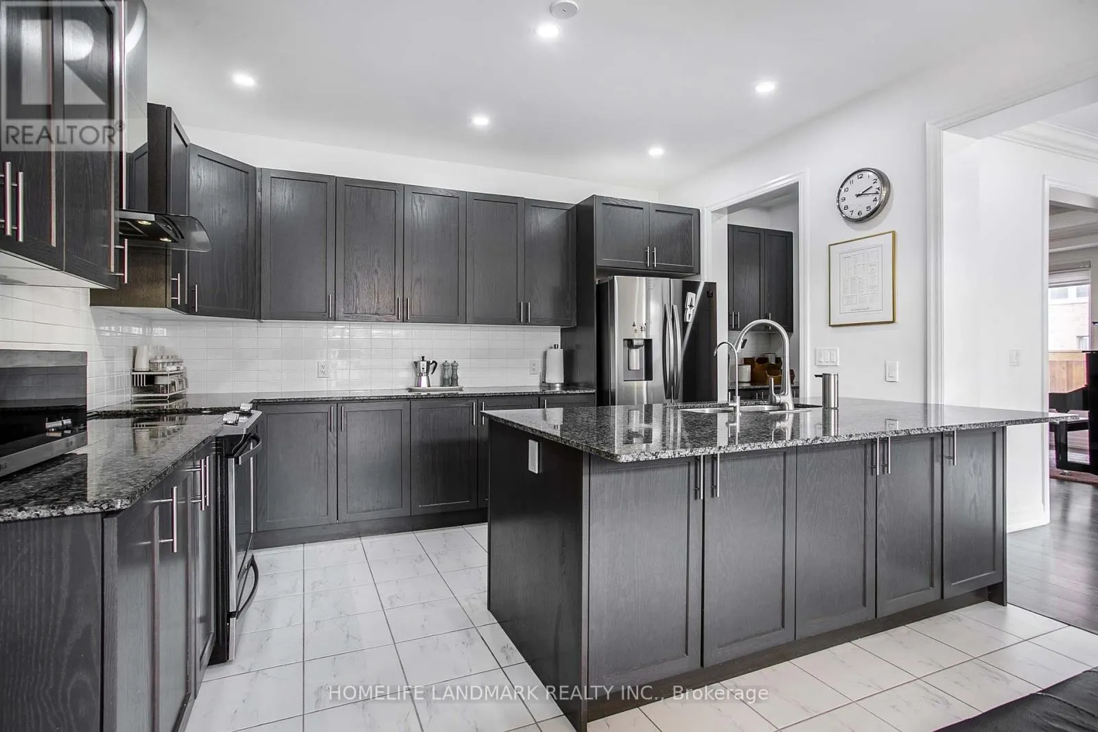 6 CLOVERRIDGE AVENUE
