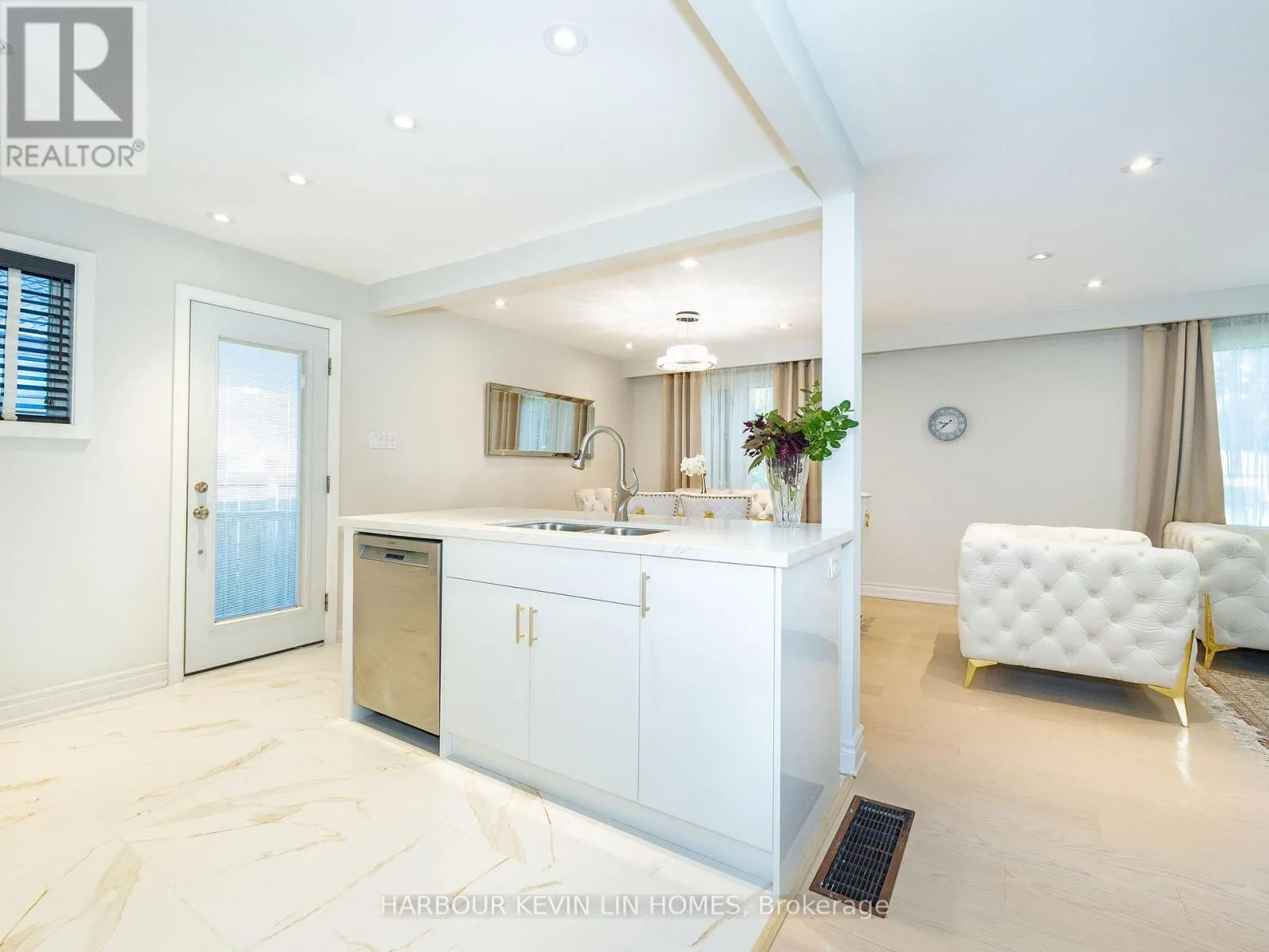 30 FOREHT CRESCENT