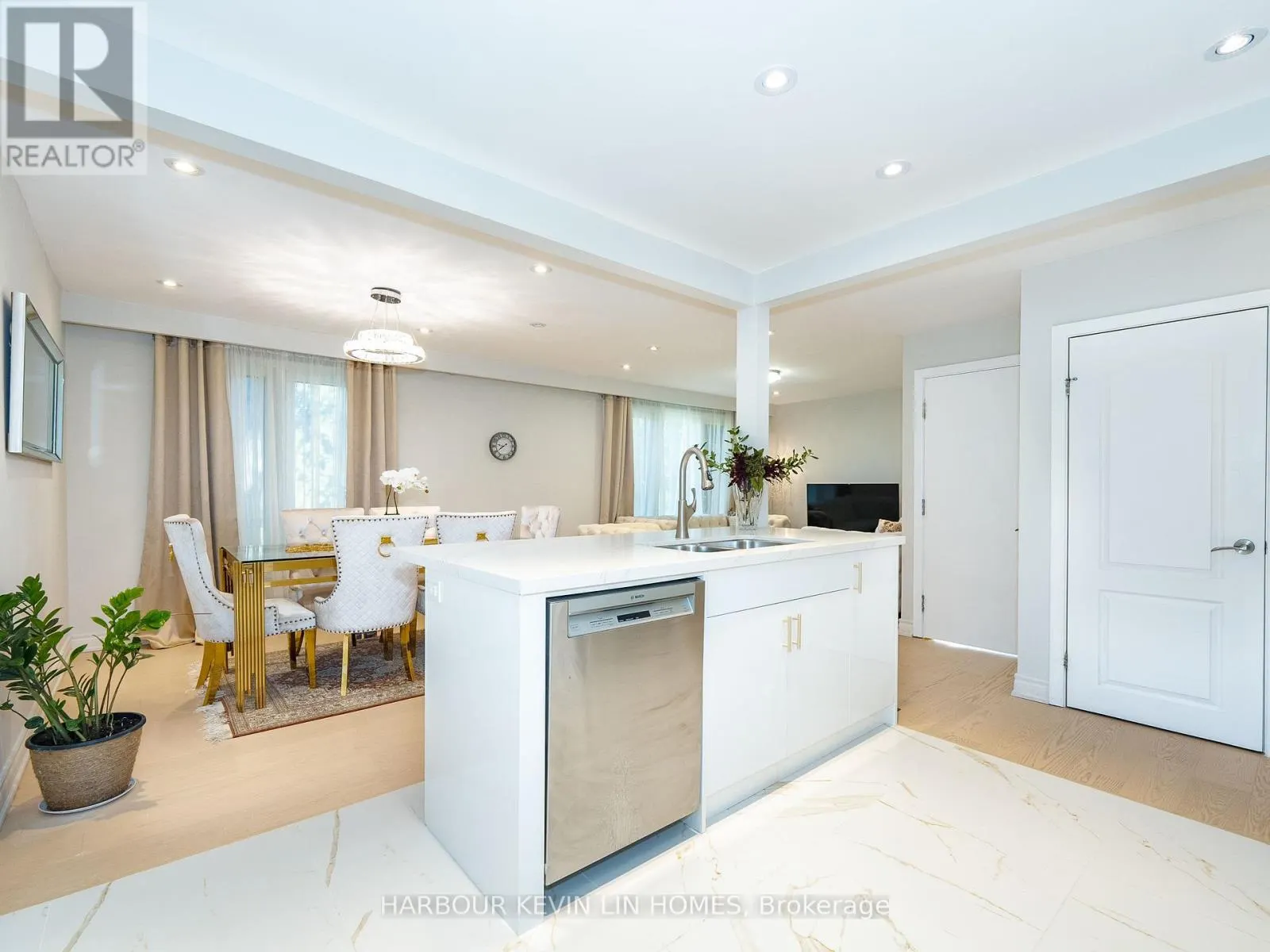 30 FOREHT CRESCENT