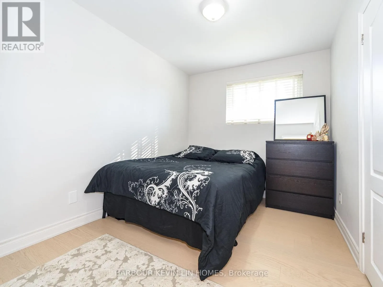 30 FOREHT CRESCENT