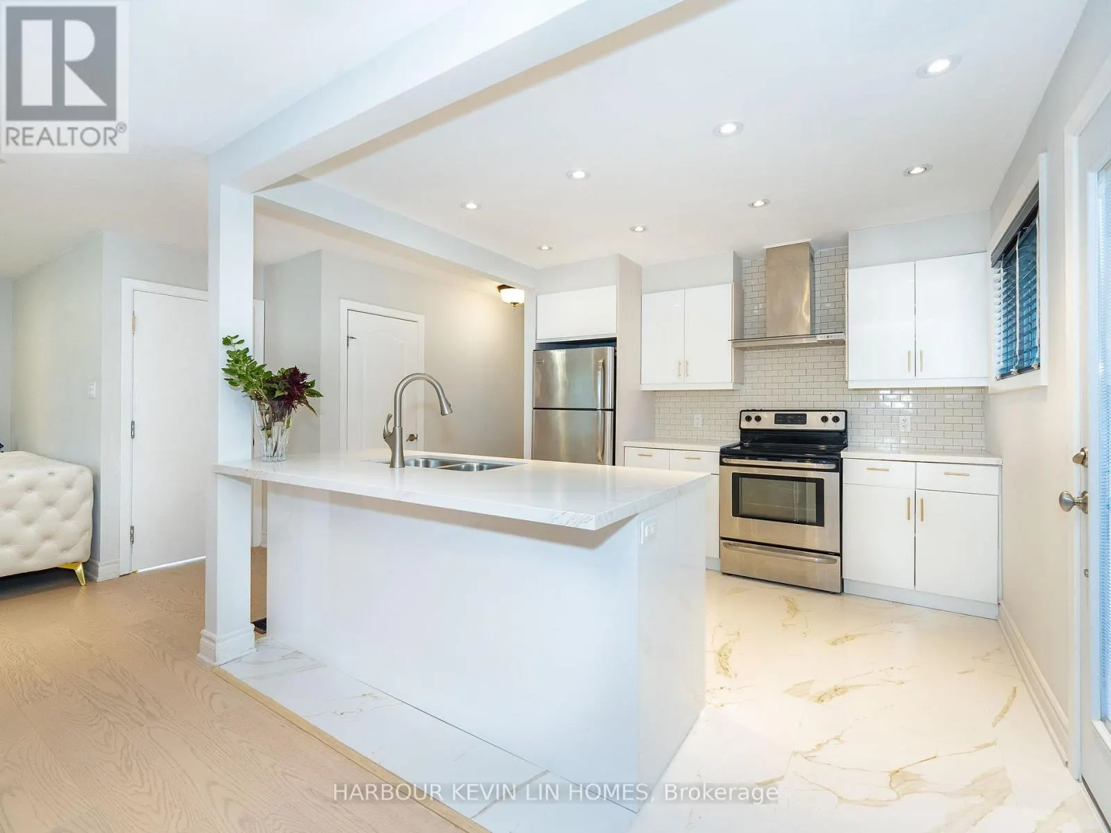 30 FOREHT CRESCENT