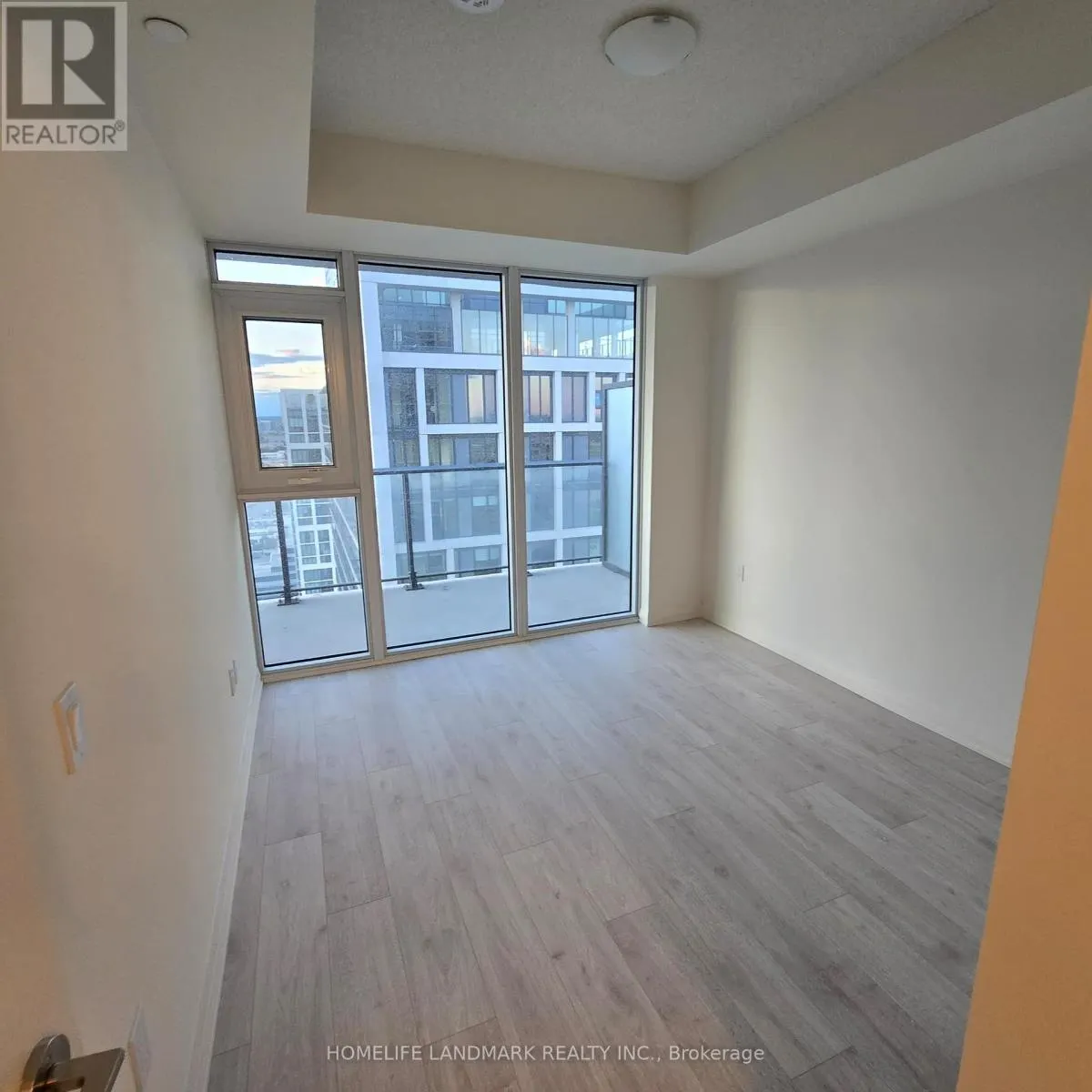 2618 - 8960 JANE STREET