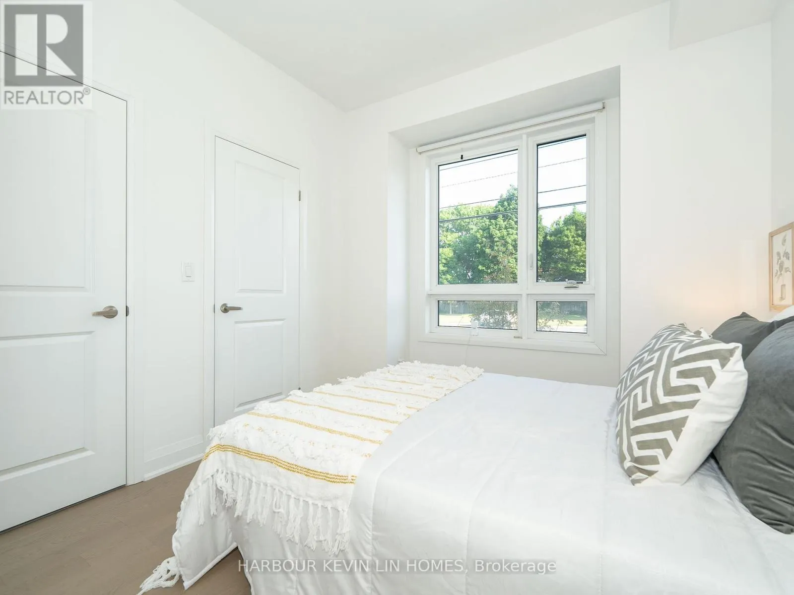 48 CAROLE BELL WAY