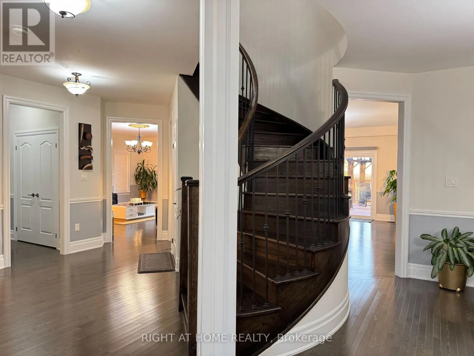 874 JOHN STREET