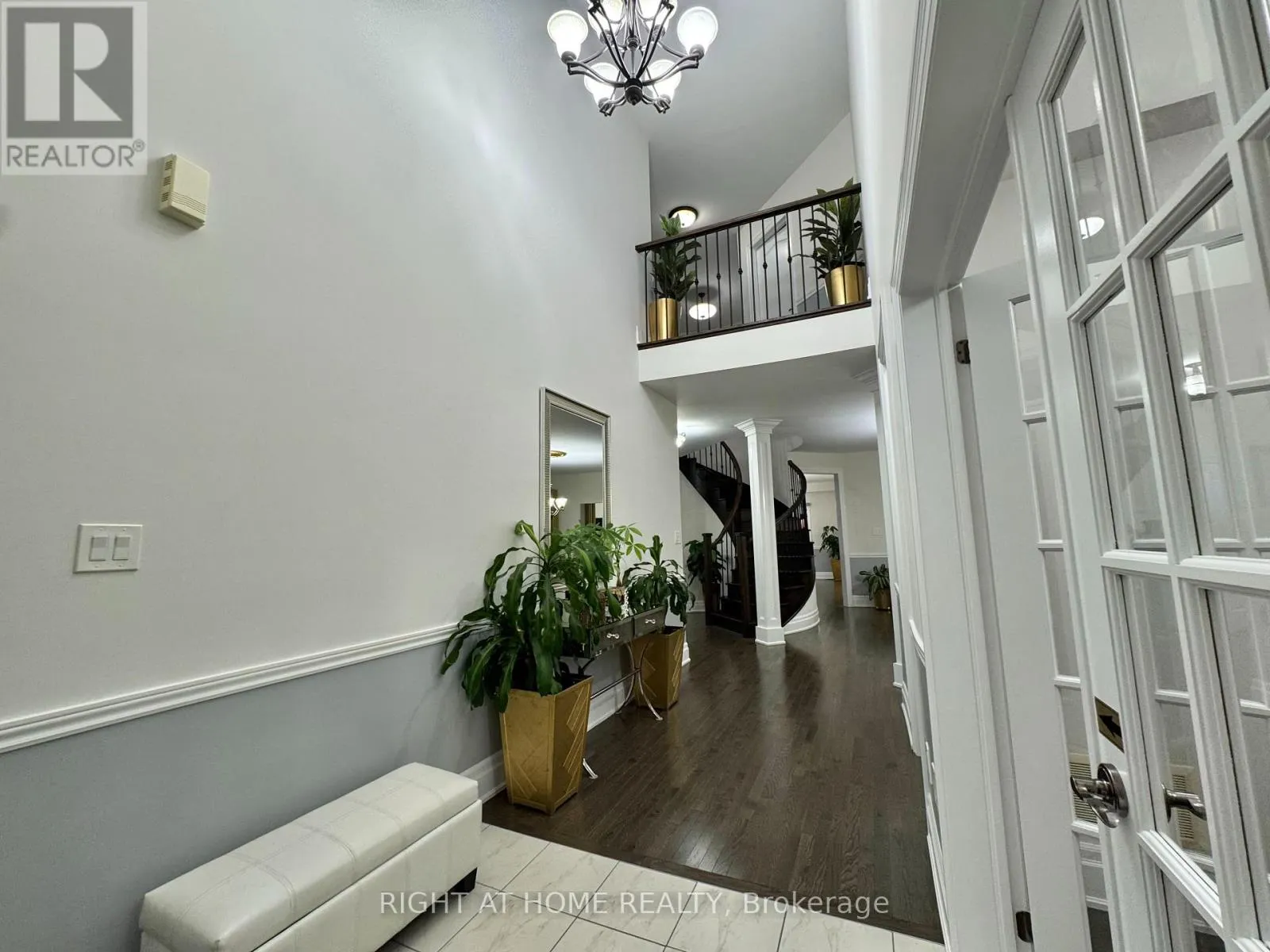 874 JOHN STREET