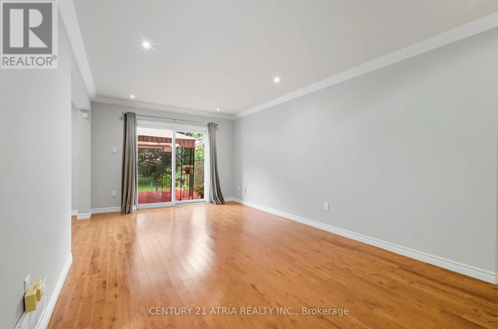 32 FIELDVIEW CRESCENT