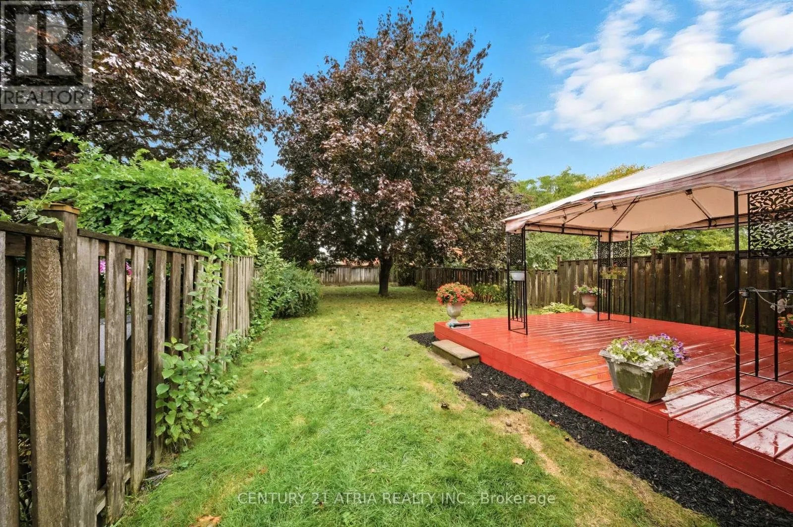 32 FIELDVIEW CRESCENT