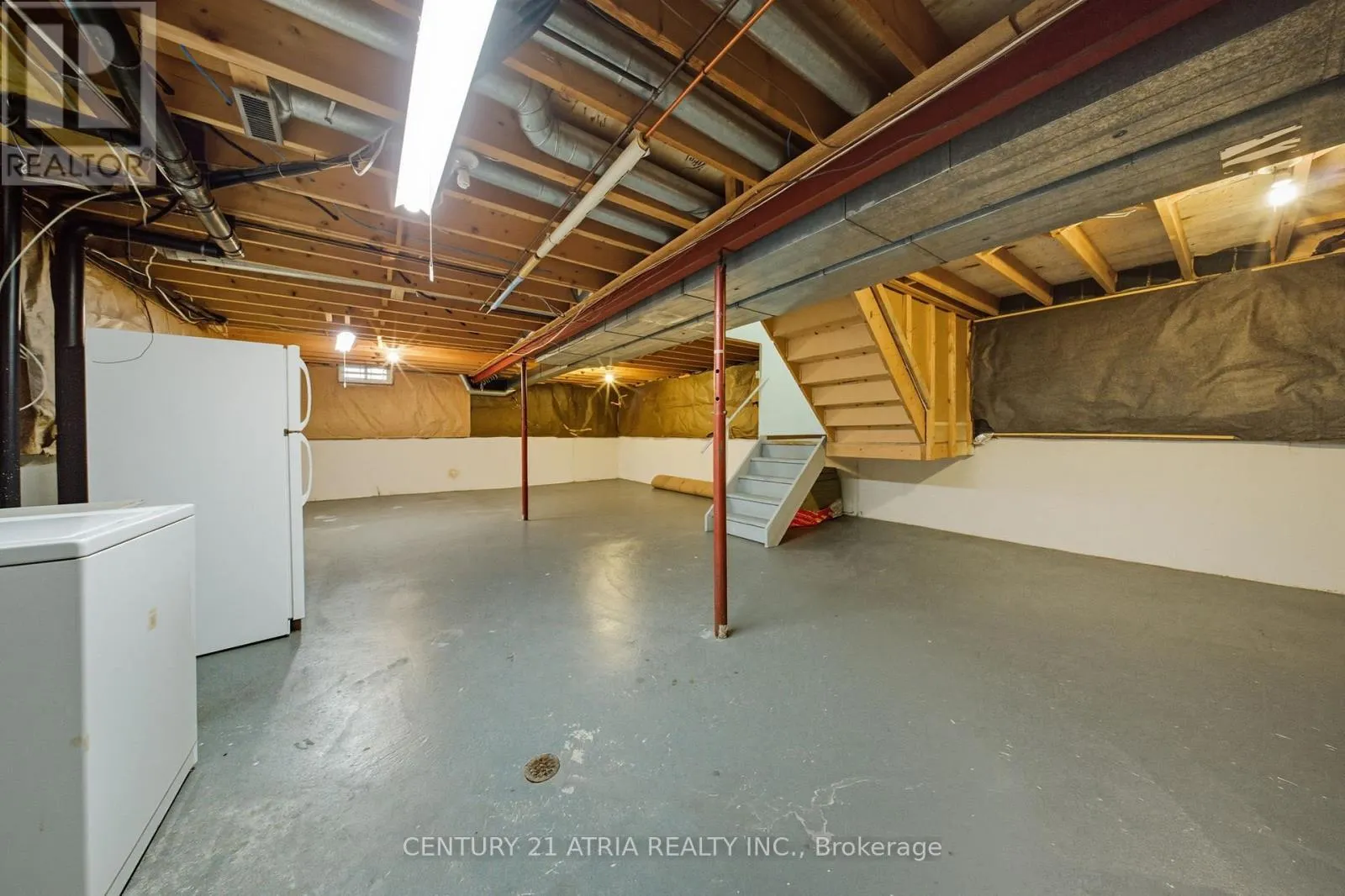 32 FIELDVIEW CRESCENT