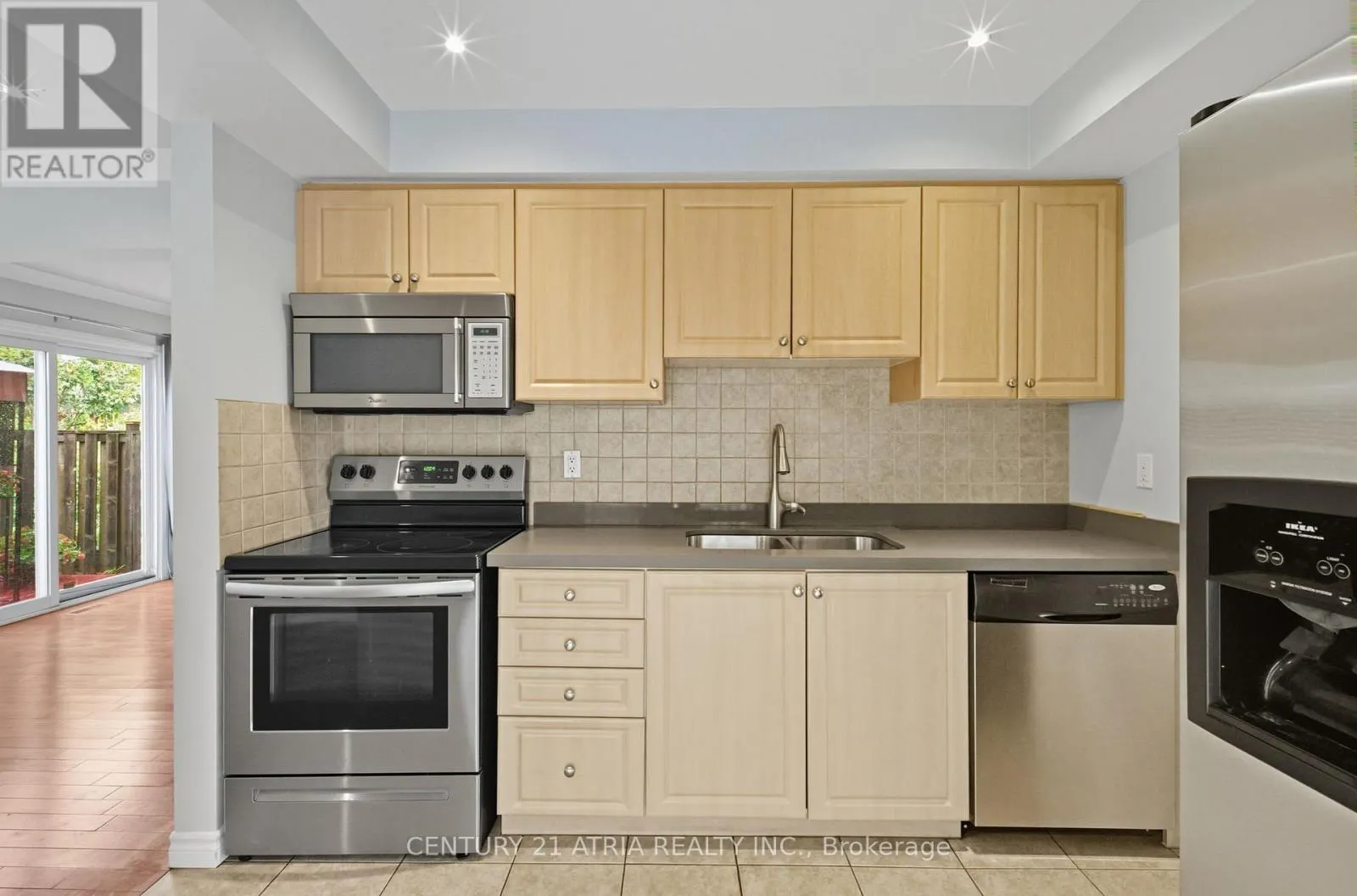 32 FIELDVIEW CRESCENT