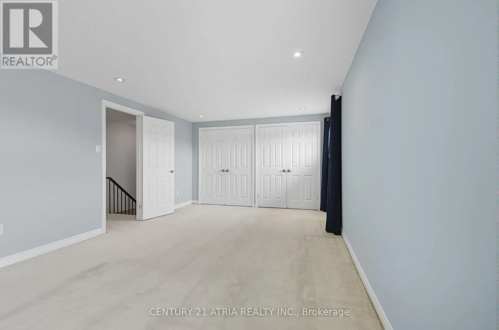 32 FIELDVIEW CRESCENT